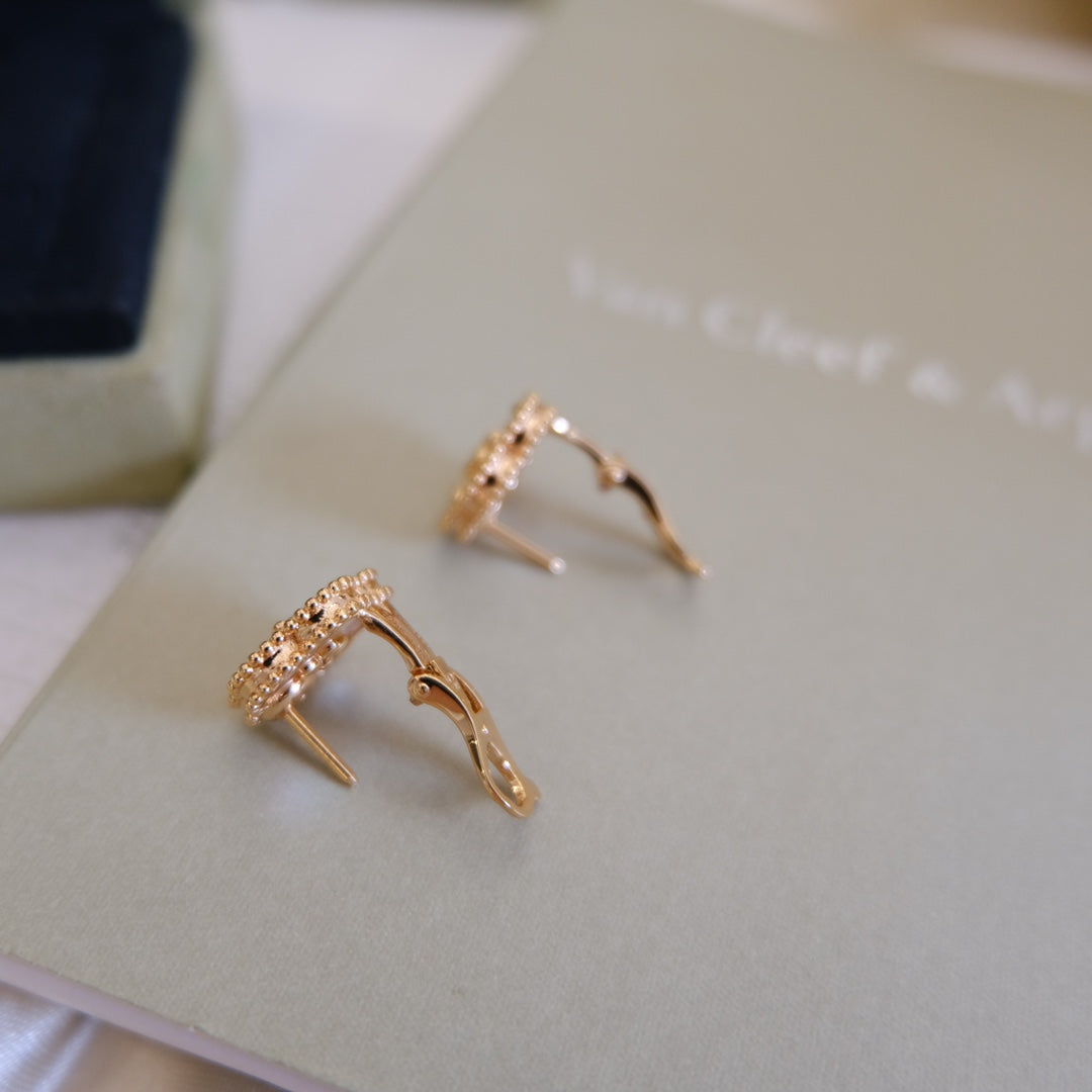 [✨ROSE✨]LUCKY PINK GOLD WHITE MOP EARRINGS