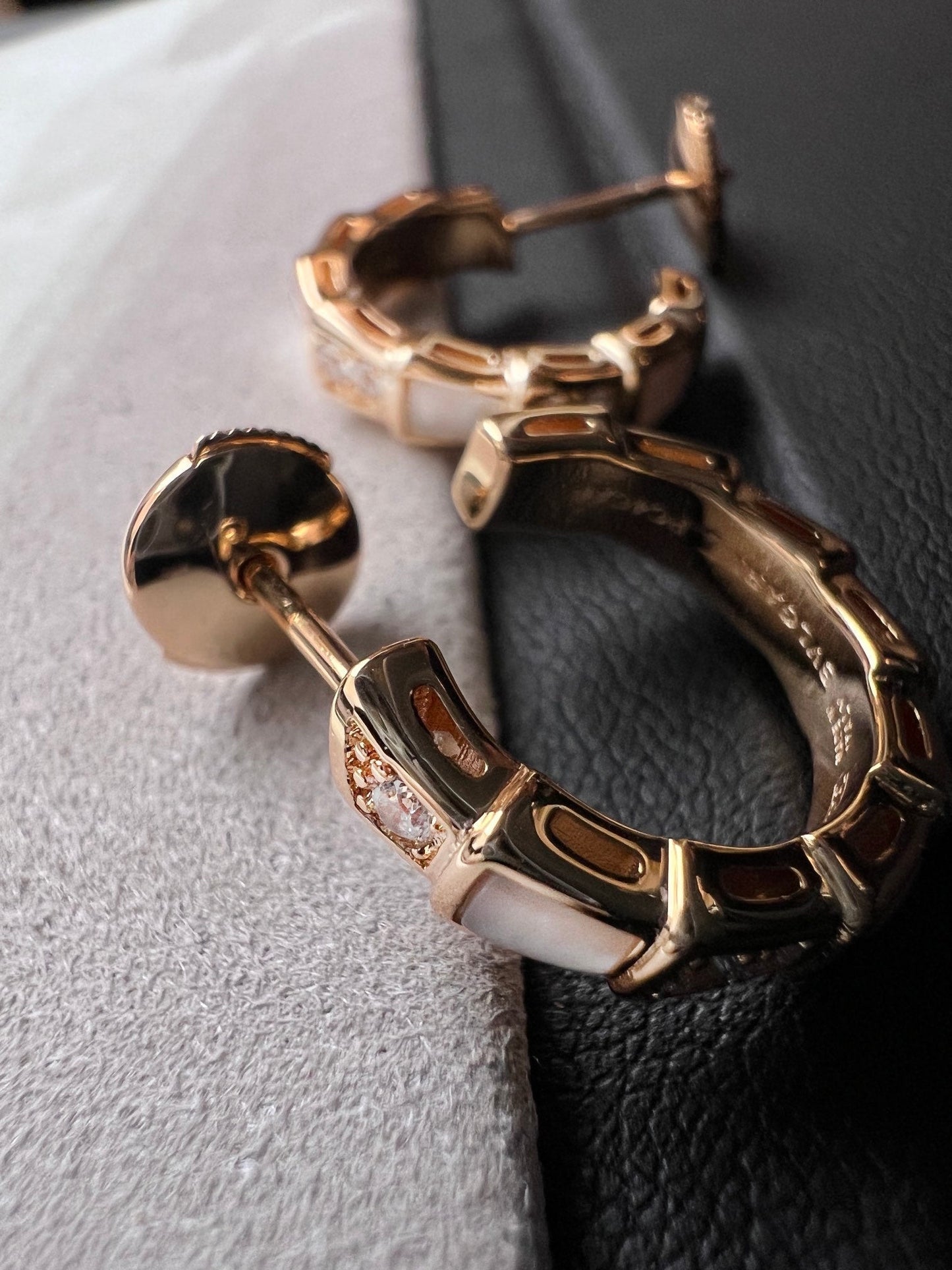 [✨ROSE✨]SERPENTI MOP PINK GOLD EARRINGS