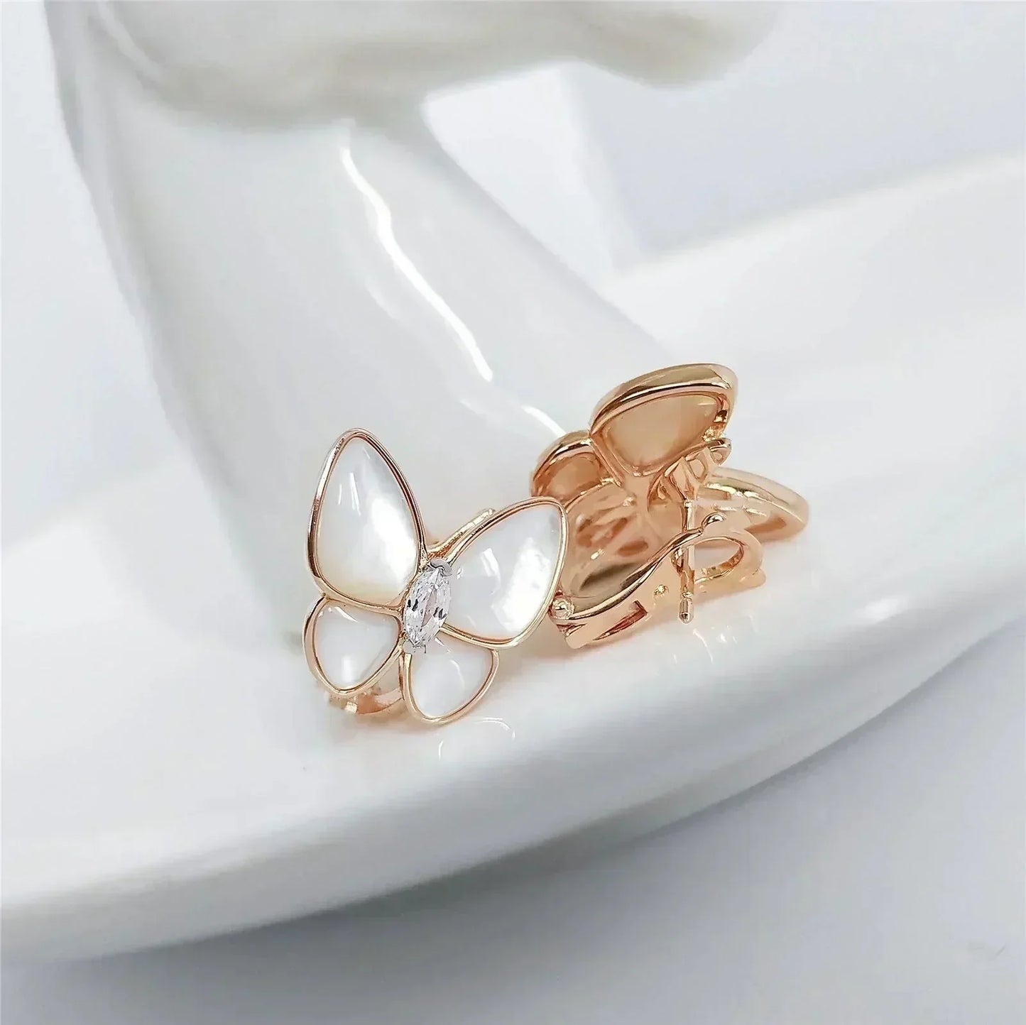 [✨ROSE✨]BUTTERFLY MOP DIAMOND EARRINGS