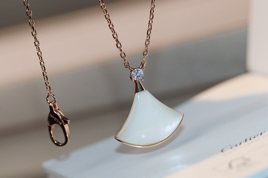 [✨ROSE✨]DREAM NECKLACE WHITE MOP PINK GOLD 1 DIAMOND