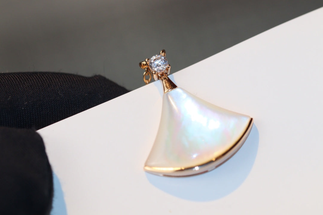 [✨ROSE✨]DREAM NECKLACE WHITE MOP PINK GOLD 1 DIAMOND