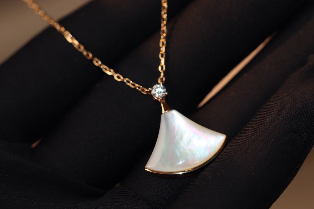 [✨ROSE✨]DREAM NECKLACE WHITE MOP PINK GOLD 1 DIAMOND
