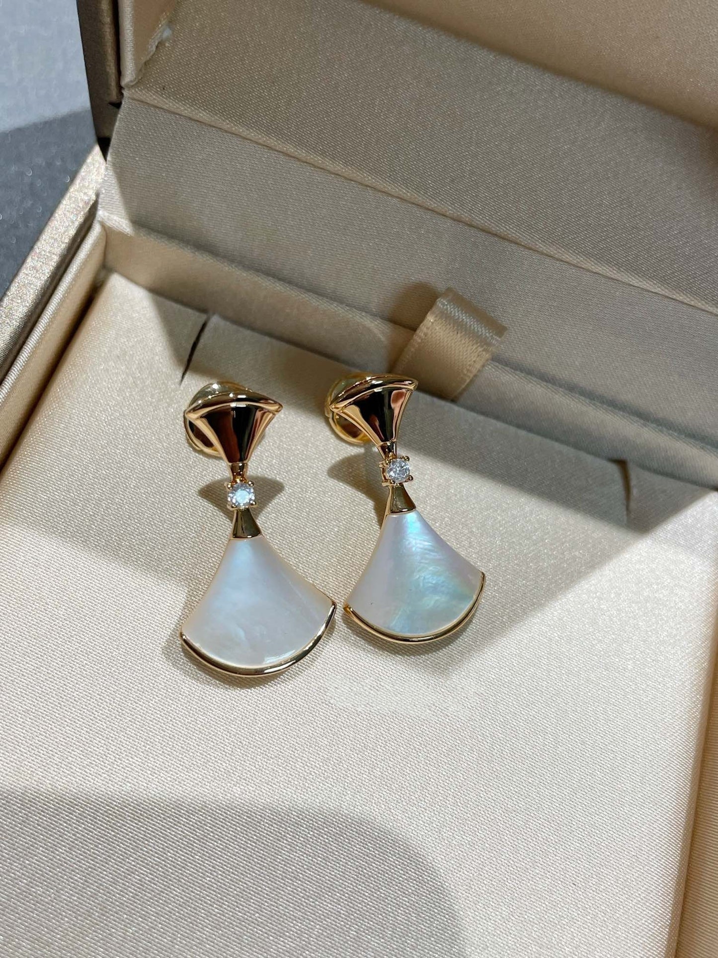 [✨ROSE✨]DREAM MOP 1 DIAMOND EARRINGS