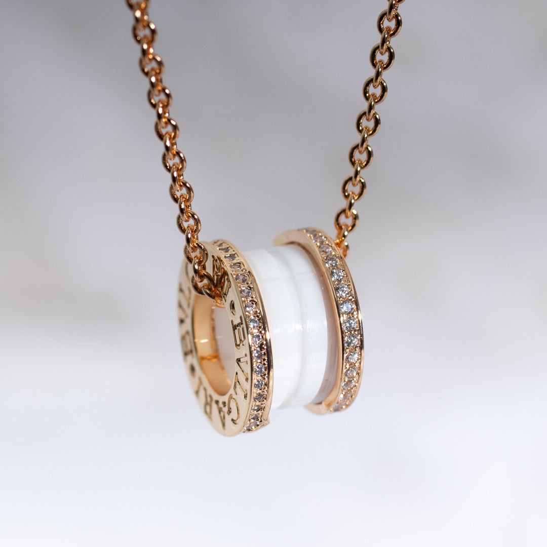 [✨ROSE✨]ZERO 1 WHITE CERAMIC PINK GOLD DIAMOND NECKLACE