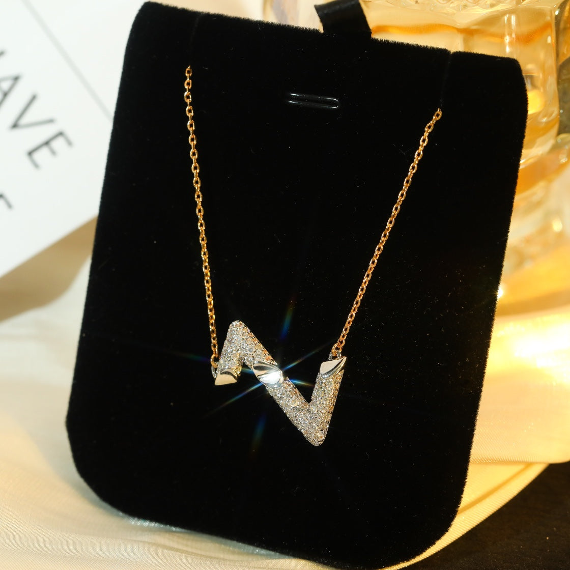 [✨ROSE✨]VOLT SILVER DIAMOND PEDANT NECKLACE