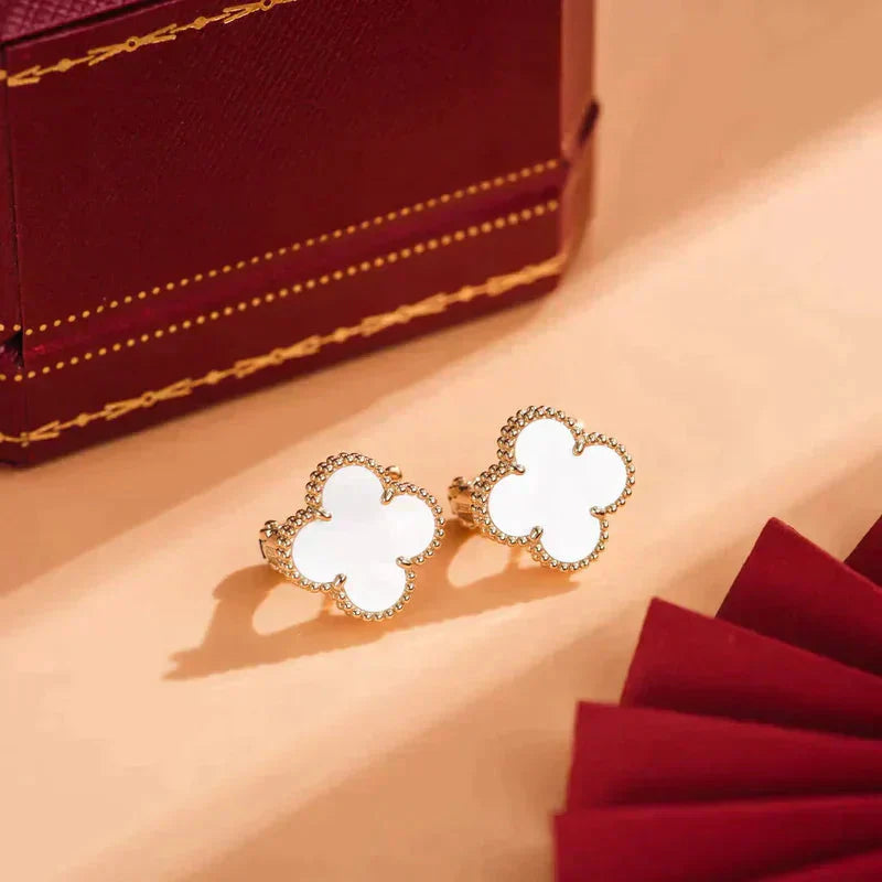 [✨ROSE✨]CLOVER MEDIUM 1 MOTIFS  WHITE MOP STUD EARRINGS