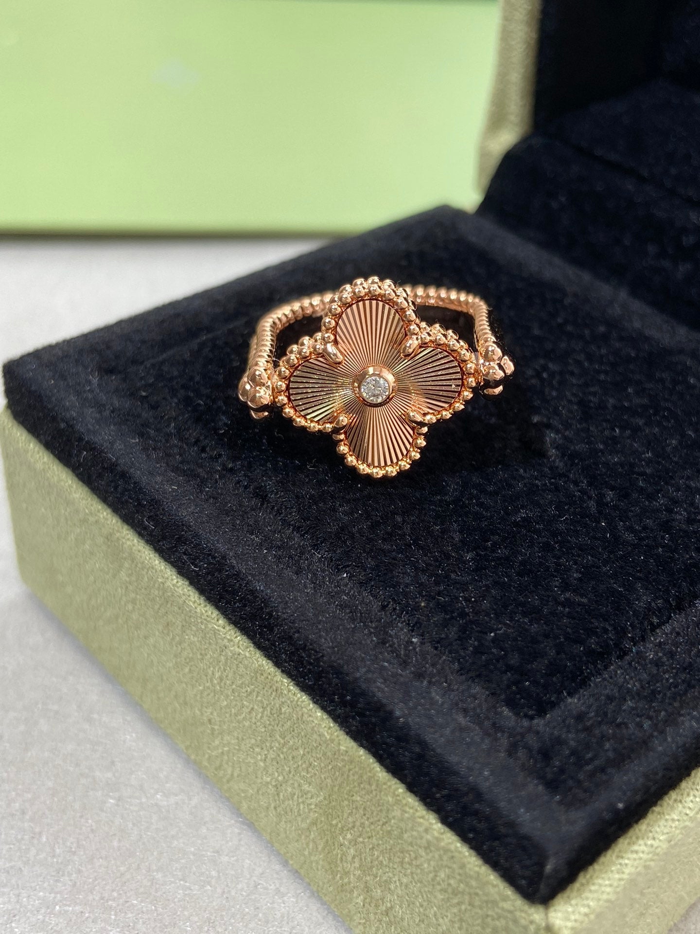 [✨ROSE✨]CLOVER RIVERSIBLE ROSE GOLD RING