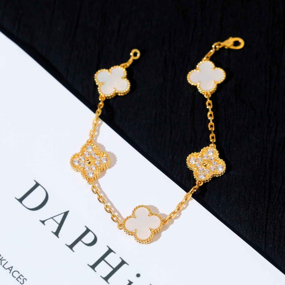[✨ROSE✨]CLOVER BRACELET 5 MOTIF WHITE MOP DIAMOND