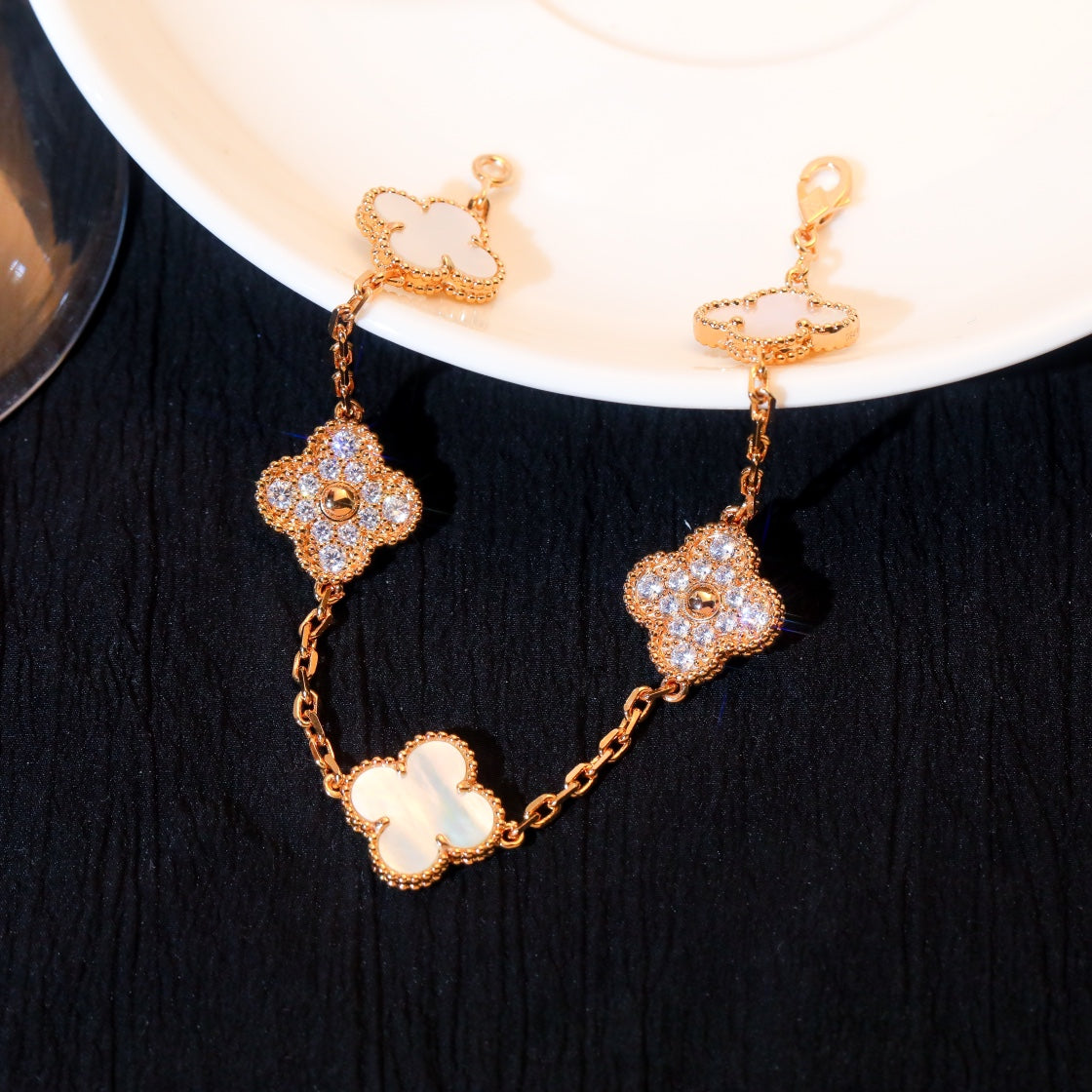 [✨ROSE✨]CLOVER BRACELET 5 MOTIF WHITE MOP DIAMOND