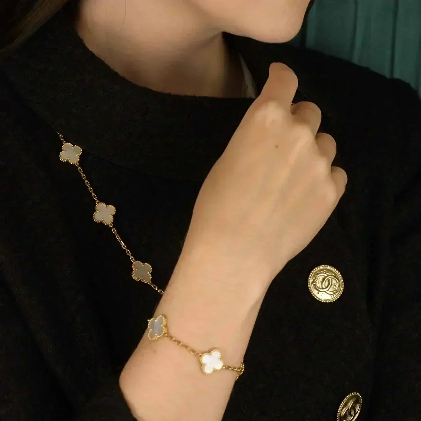 [✨ROSE✨]CLOVER  5 MOTIF WHITE MOP BRACELET