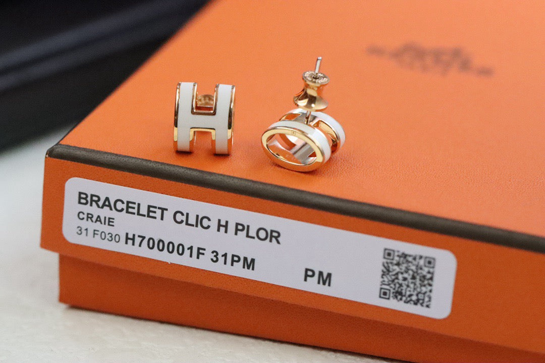 [✨ROSE✨]MINI POP H GOLD EARRINGS WHITE