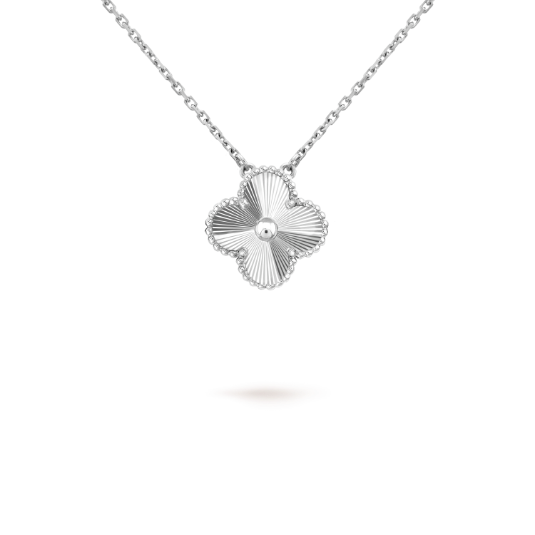 [✨ROSE✨]CLOVER 15MM LASER NECKLACE SILVER