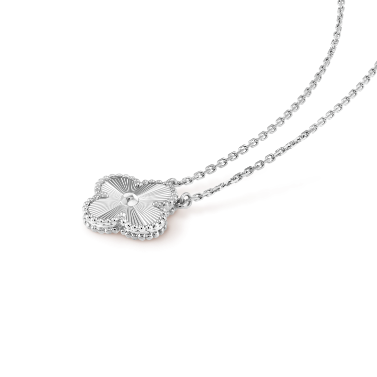 [✨ROSE✨]CLOVER 15MM LASER NECKLACE SILVER