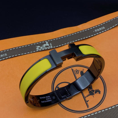 [✨ROSE✨]CLIC HM SO BLACK YELLOW BRACELET