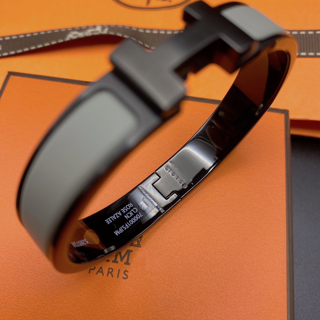 [✨ROSE✨]CLIC HM SO BLACK GREY BRACELET