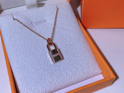 [✨ROSE✨]HM ADVANCED NICHE LOCK HEAD NECKLACE DIAMONDS