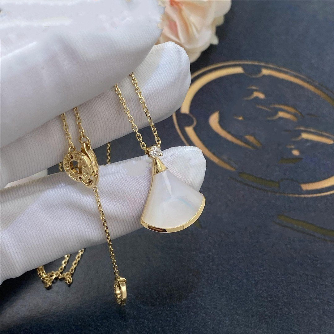 [✨ROSE✨]DREAM NECKLACE WHITE MOP GOLD 1 DIAMOND
