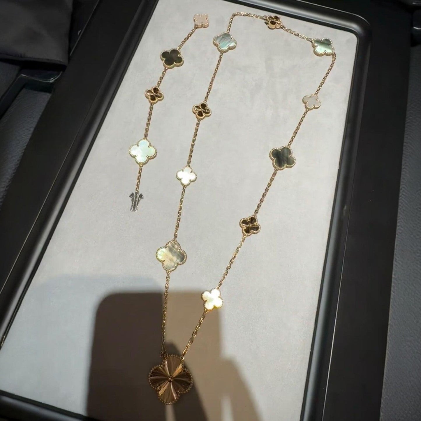 [✨ROSE✨]DETACHABLE CLOVER 15(11+4) FLOWER ROSE GOLD NECKLACE SET