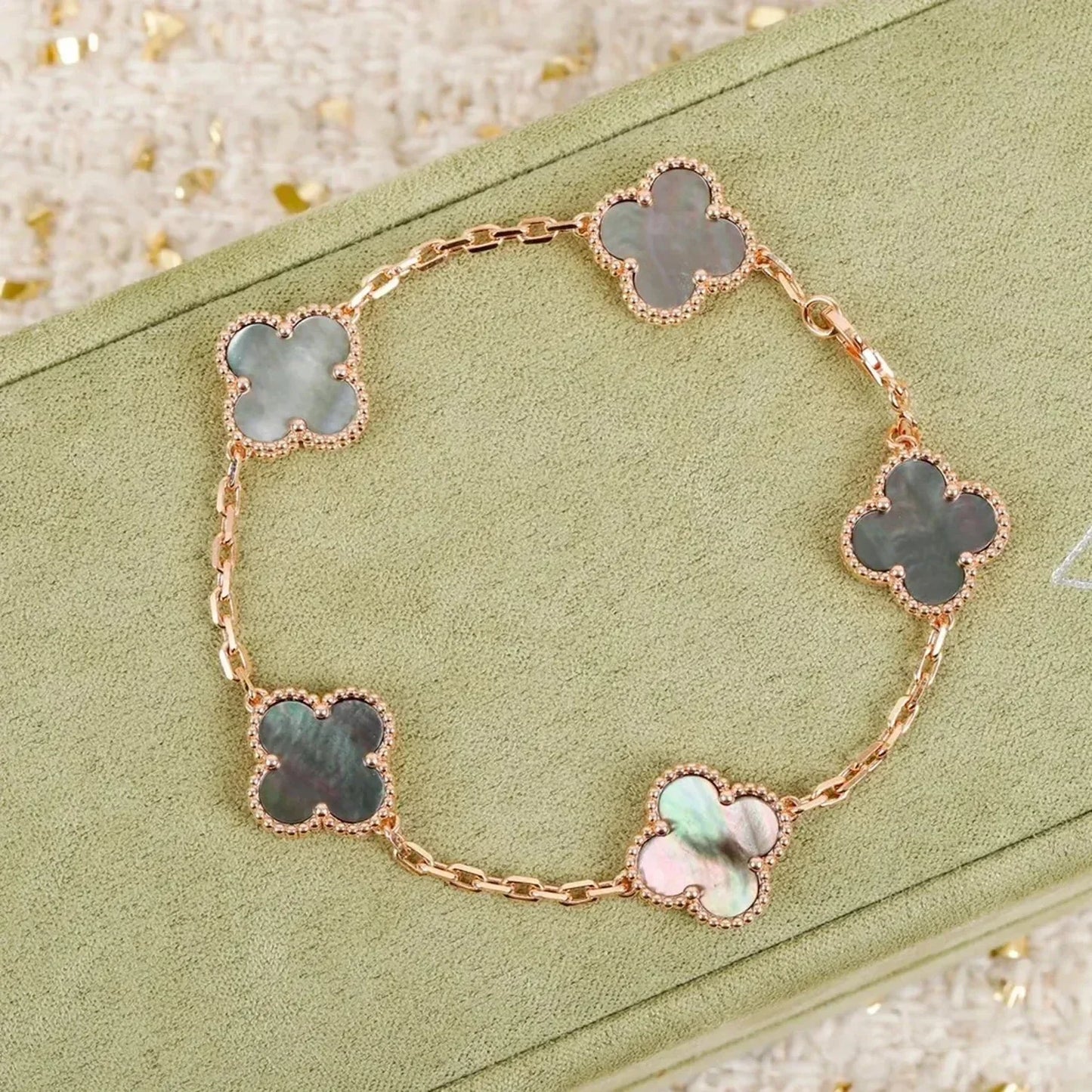 [✨ROSE✨]CLOVER 5 MOTIF GRAY MOP  BRACELET
