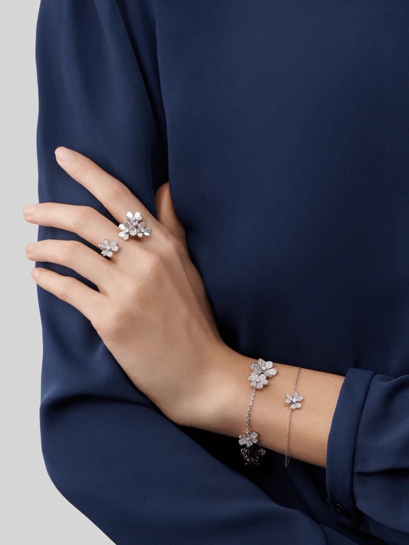 [✨ROSE✨]FRIVOLE SILVER FLOWER DIAMOND BRACELET