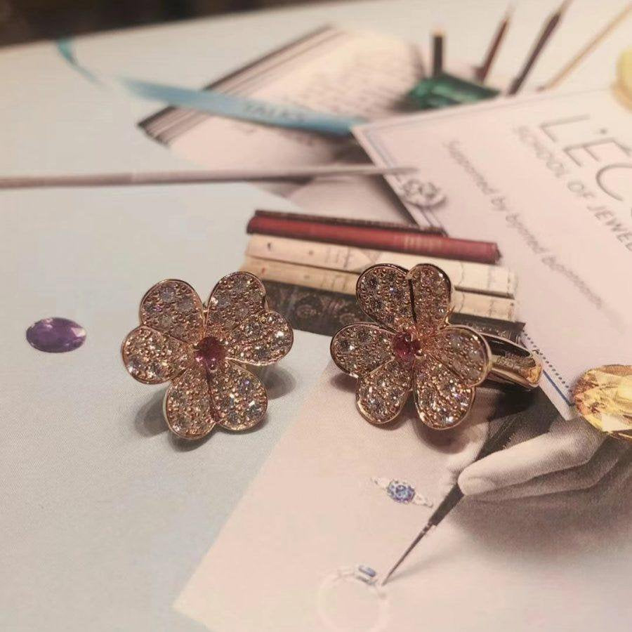 [✨ROSE✨]FRIVOLE PINK GOLD FLOWER DIAMOND EARRINGS