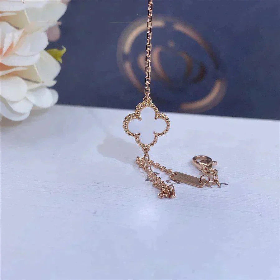 [✨ROSE✨]CLOVER WHITE MOP SINGLE FLOWER BRACELET
