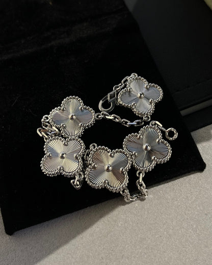 [✨ROSE✨]CLOVER SILVER 5 MOTIFS BRACELET